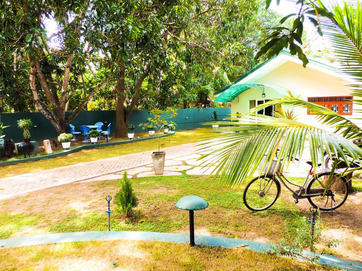 Shaa Lodge Tissamaharama Esterno foto