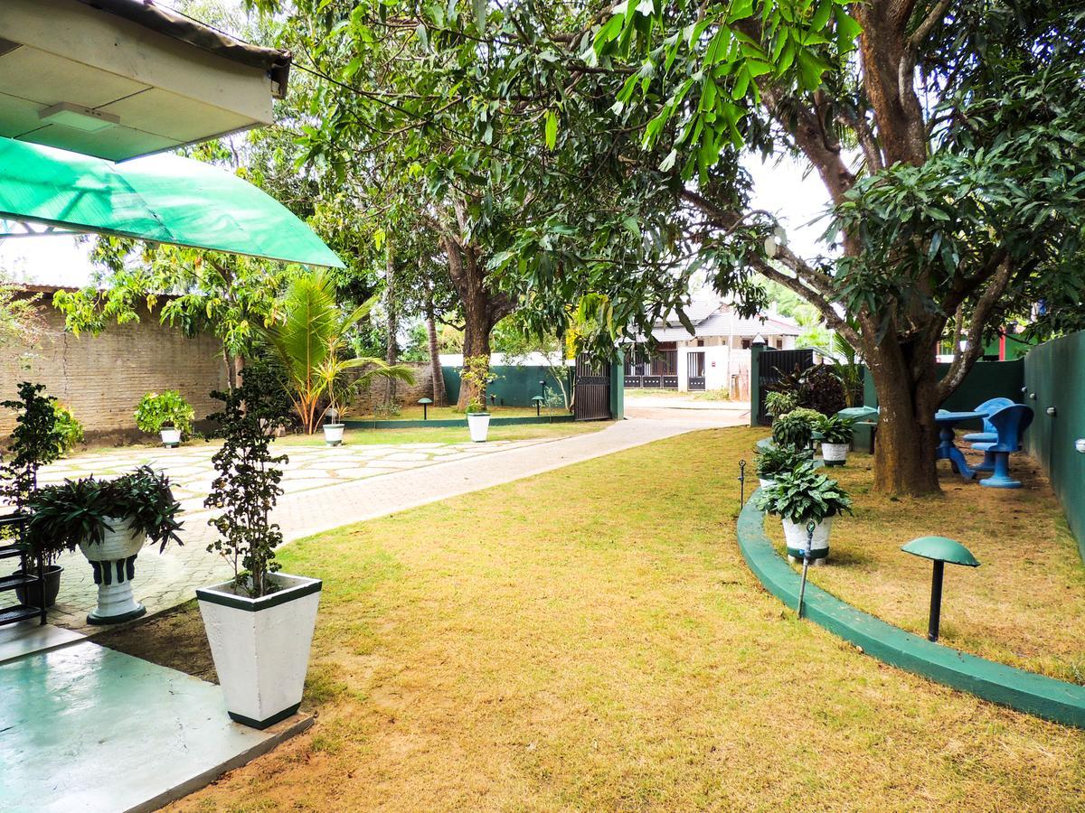 Shaa Lodge Tissamaharama Esterno foto