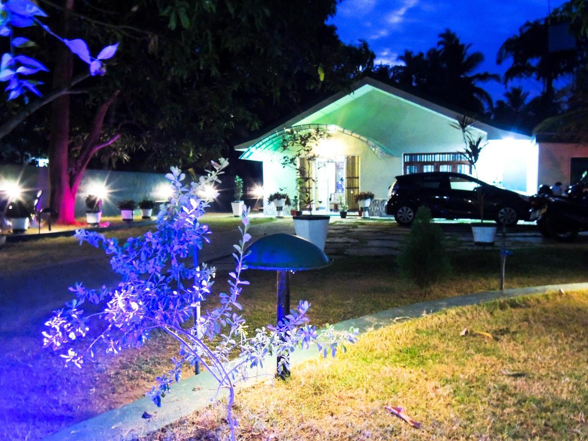 Shaa Lodge Tissamaharama Esterno foto