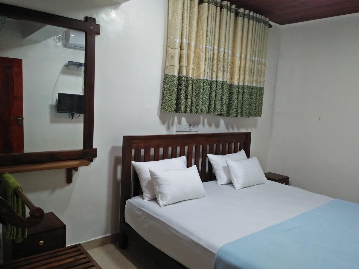 Shaa Lodge Tissamaharama Esterno foto
