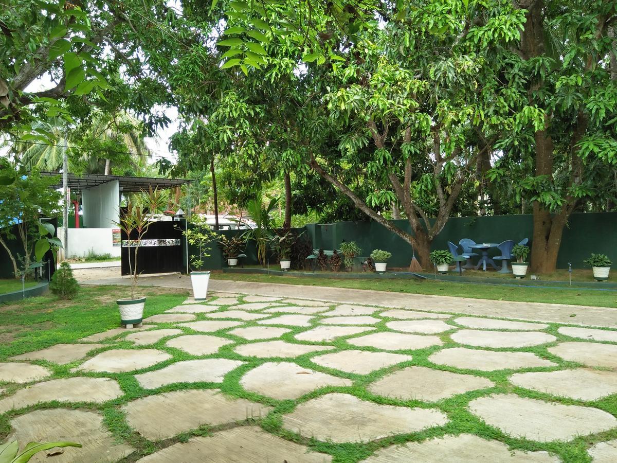 Shaa Lodge Tissamaharama Esterno foto