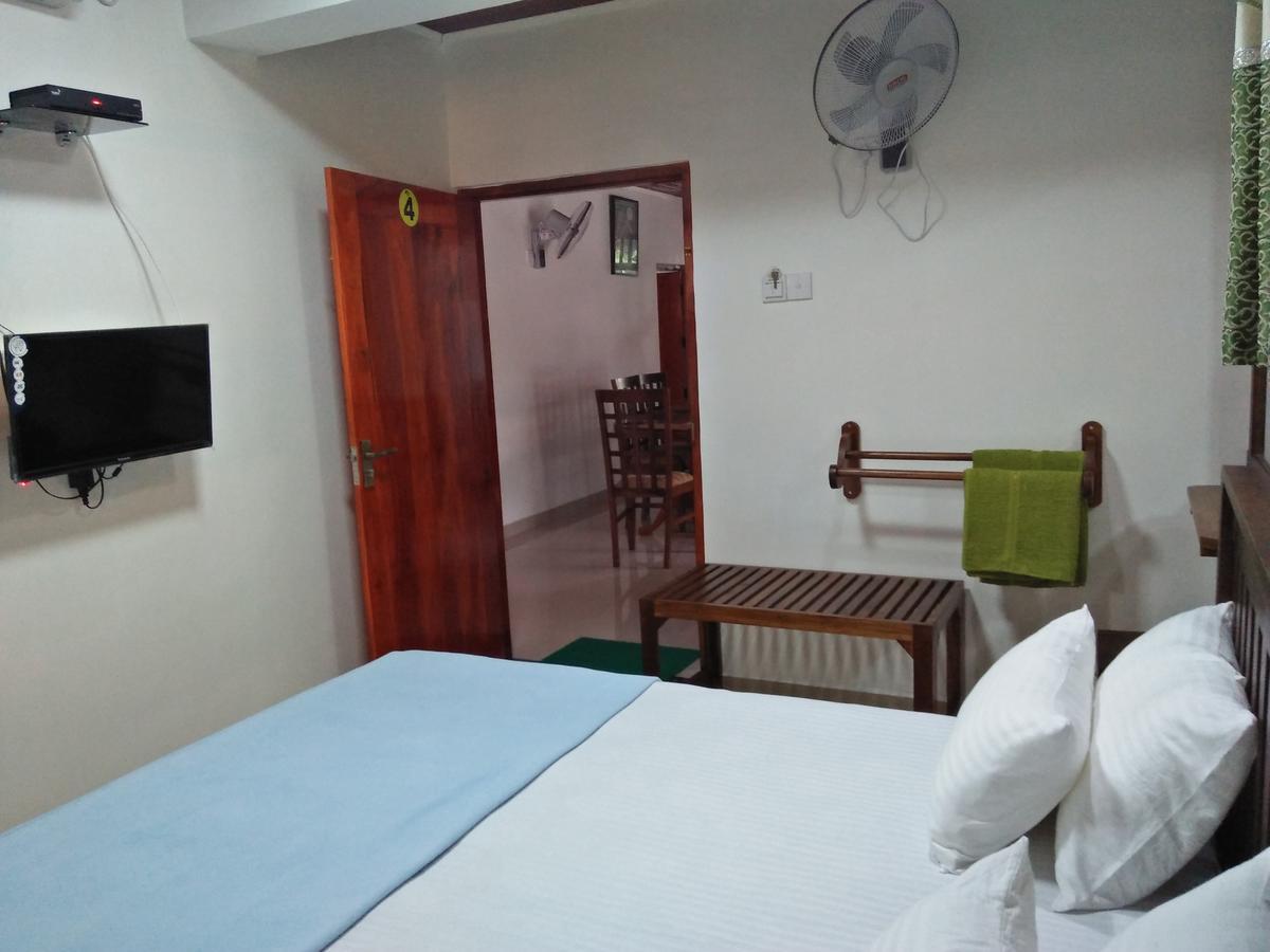Shaa Lodge Tissamaharama Esterno foto