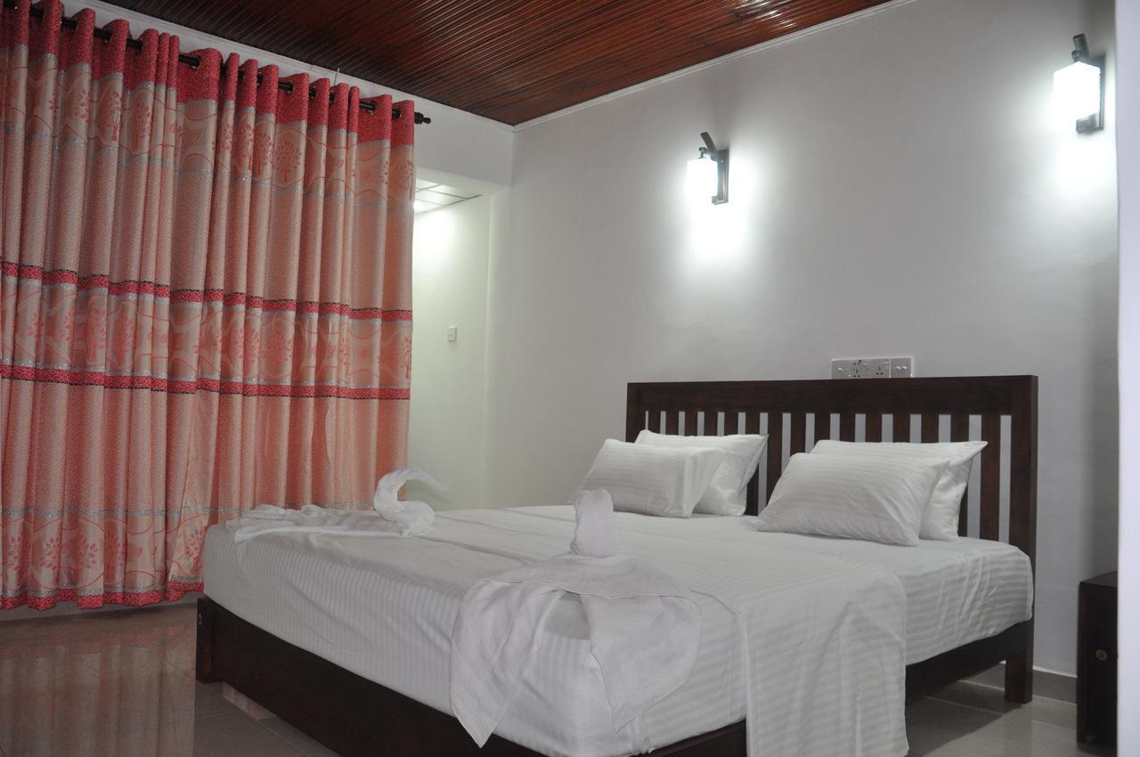 Shaa Lodge Tissamaharama Esterno foto