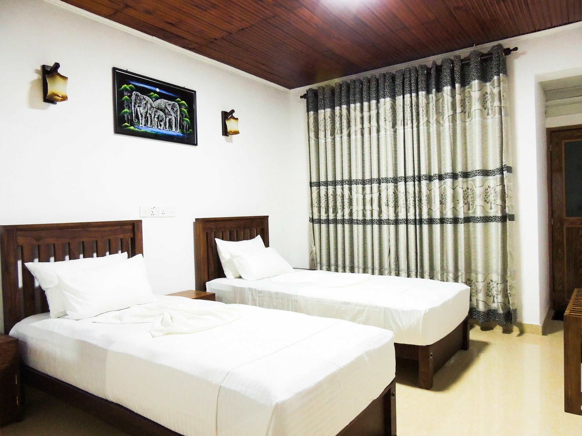 Shaa Lodge Tissamaharama Esterno foto