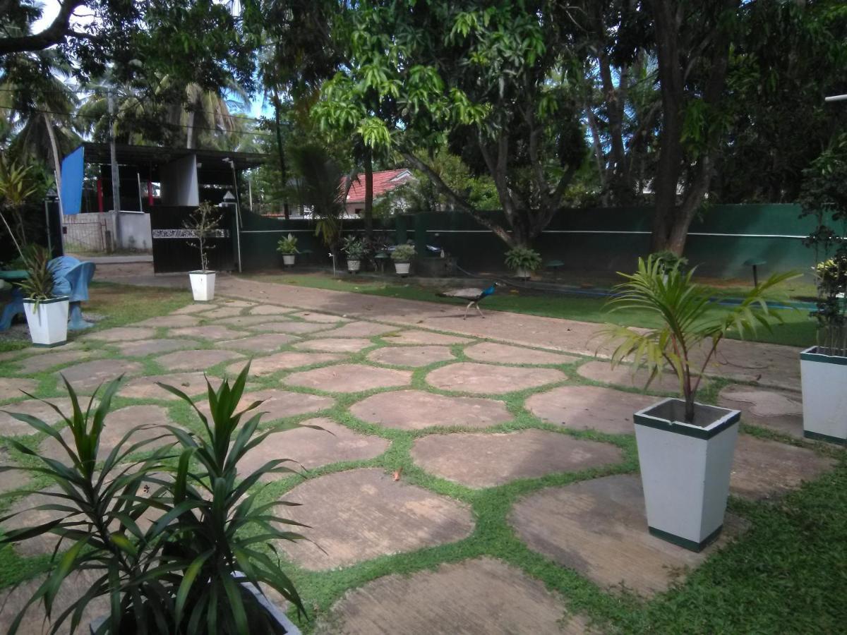 Shaa Lodge Tissamaharama Esterno foto